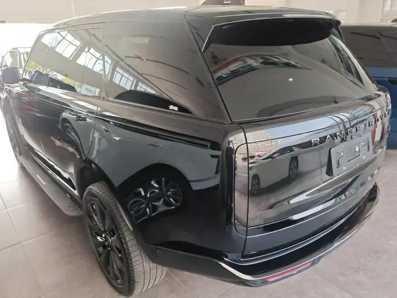 2025 Land Rover Range Rover с пробегом 23 000 км