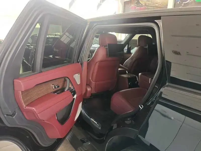 2025 Land Rover Range Rover с пробегом 23 000 км