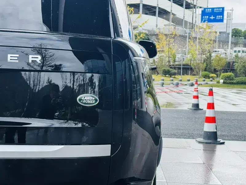 2023 Land Rover Range Rover с пробегом 40 000 км