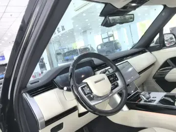 2026 Land Rover Range Rover с пробегом 11 000 км