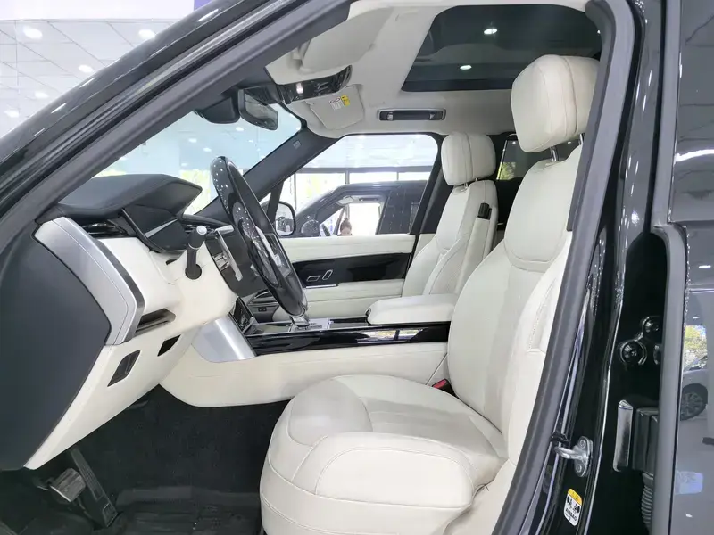 2026 Land Rover Range Rover с пробегом 11 000 км