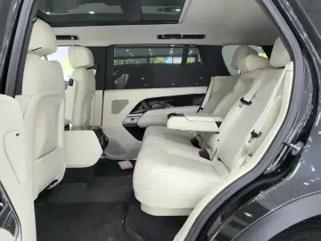 2026 Land Rover Range Rover с пробегом 11 000 км