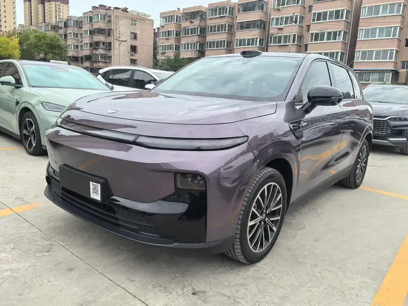 2025 Leapmotor B10 с пробегом 17 000 км