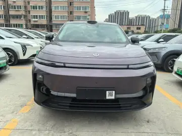 2025 Leapmotor B10 с пробегом 17 000 км