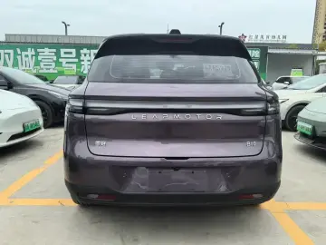 2025 Leapmotor B10 с пробегом 17 000 км