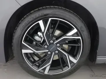 2025 Lynk & Co 03 с пробегом 14 400 км