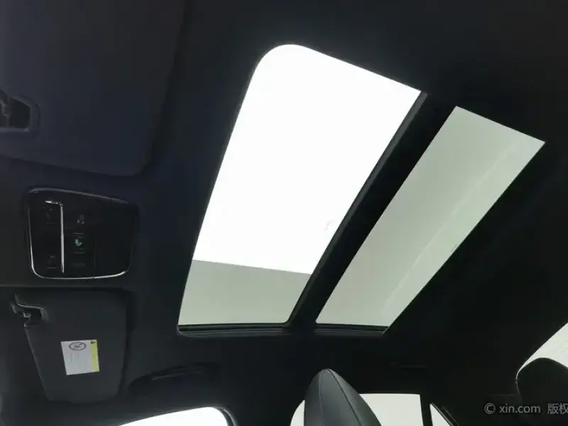 2025 Lynk & Co 03 с пробегом 14 400 км