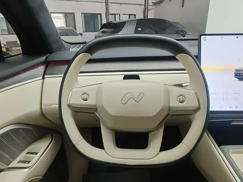 2025 Nio Onvo L90 с пробегом 39 000 км