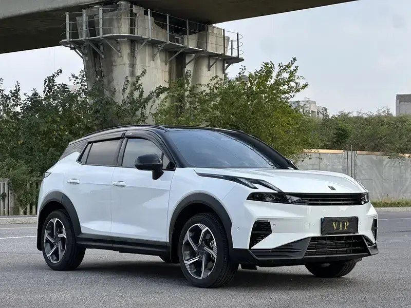 2025 Lynk & Co 06 с пробегом 7 900 км