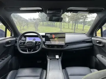 2025 Lynk & Co 06 с пробегом 7 900 км