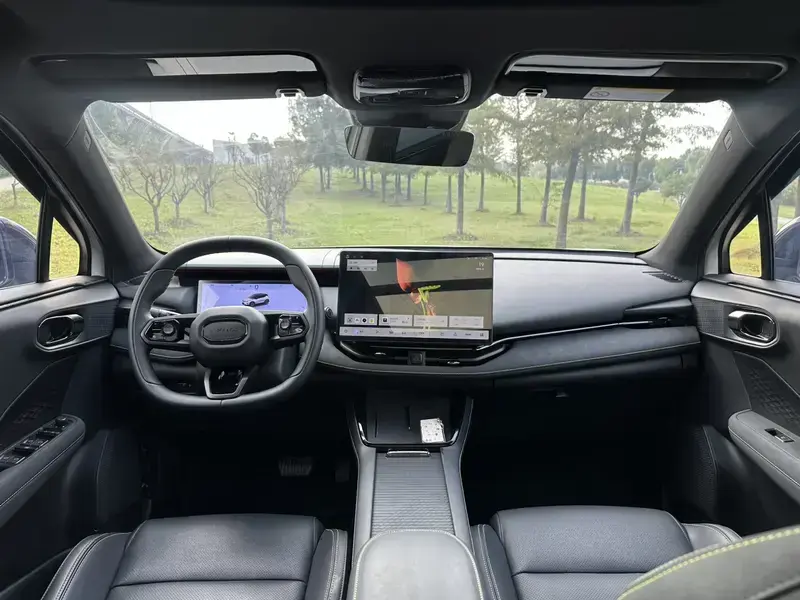2025 Lynk & Co 06 с пробегом 7 900 км