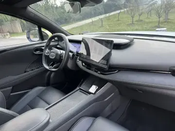 2025 Lynk & Co 06 с пробегом 7 900 км
