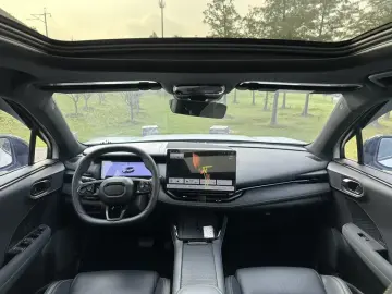 2025 Lynk & Co 06 с пробегом 7 900 км