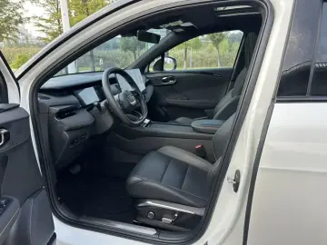2025 Lynk & Co 06 с пробегом 7 900 км