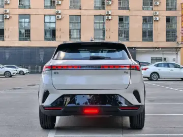 2025 Lynk & Co 06 с пробегом 12 000 км