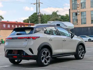 2025 Lynk & Co 06 с пробегом 12 000 км