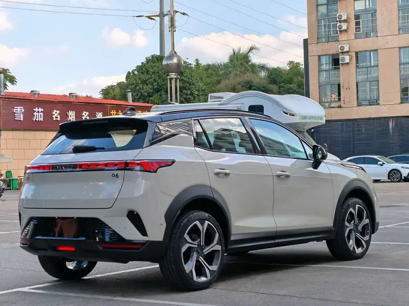 2025 Lynk & Co 06 с пробегом 12 000 км