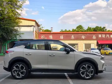 2025 Lynk & Co 06 с пробегом 12 000 км