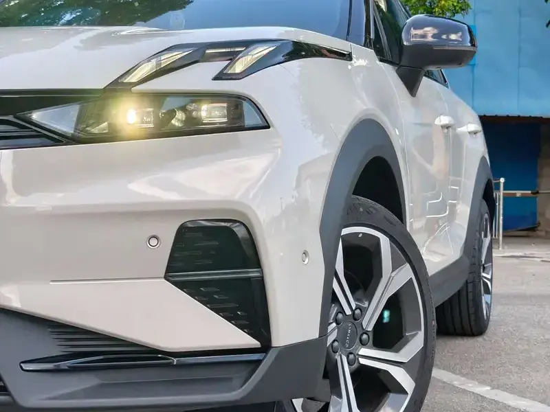 2025 Lynk & Co 06 с пробегом 12 000 км