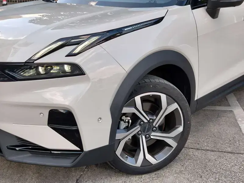 2025 Lynk & Co 06 с пробегом 12 000 км