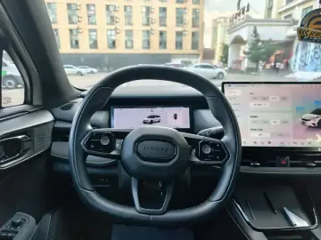 2025 Lynk & Co 06 с пробегом 12 000 км