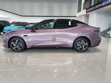 2026 Lynk & Co 07 с пробегом 11 000 км