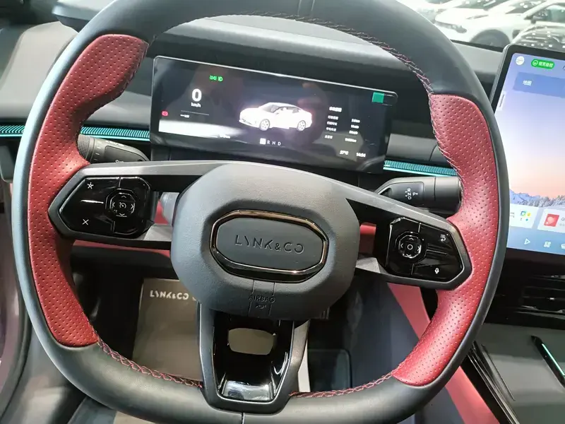 2026 Lynk & Co 07 с пробегом 11 000 км