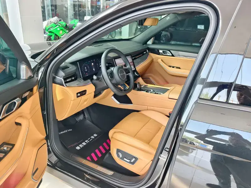 2024 Lynk & Co 09 с пробегом 51 000 км