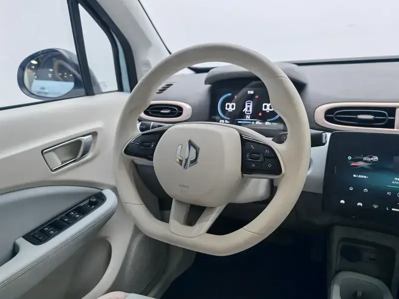 2025 Leapmotor T03 с пробегом 29 600 км