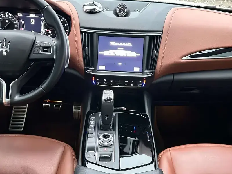 2022 Maserati Levante с пробегом 52 000 км