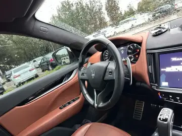 2022 Maserati Levante с пробегом 52 000 км