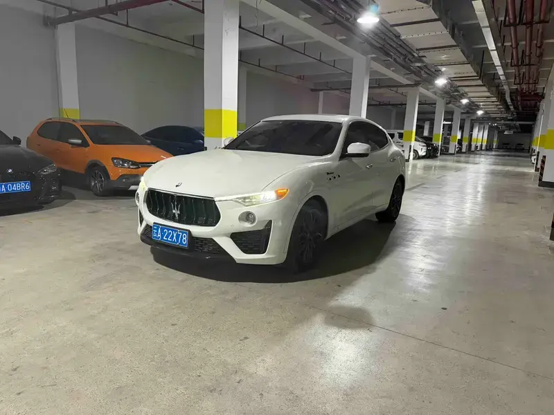 2022 Maserati Levante с пробегом 42 000 км