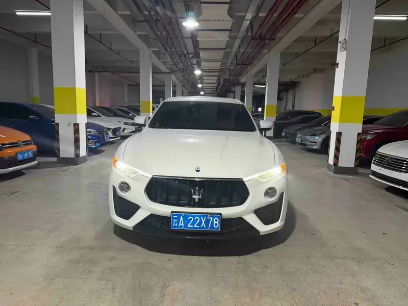 2022 Maserati Levante с пробегом 42 000 км