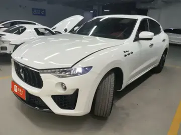 2022 Maserati Levante с пробегом 42 000 км
