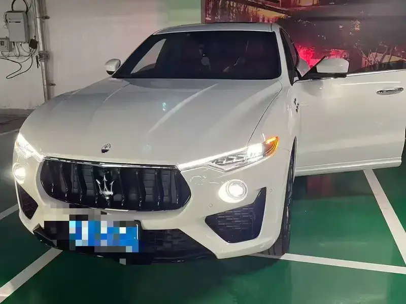 2022 Maserati Levante с пробегом 42 000 км