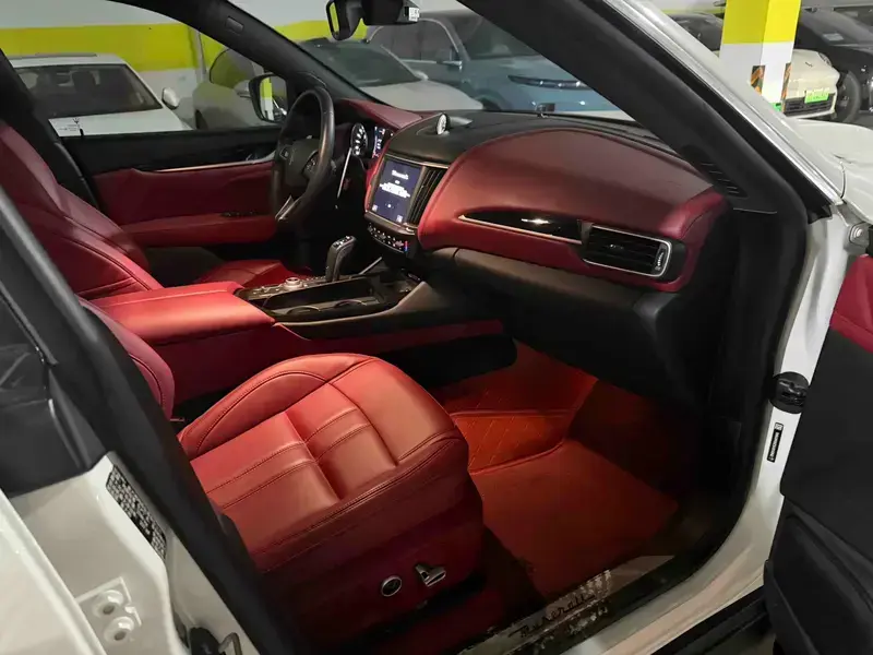 2022 Maserati Levante с пробегом 42 000 км