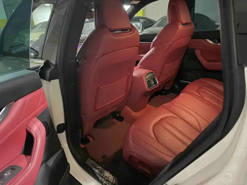 2022 Maserati Levante с пробегом 42 000 км