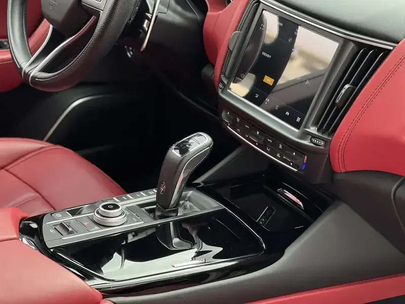2022 Maserati Levante с пробегом 65 000 км