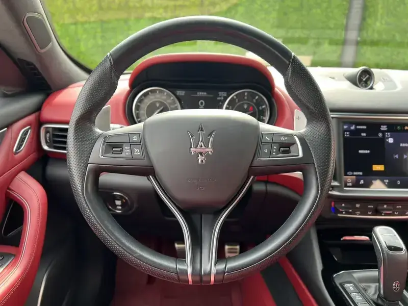 2022 Maserati Levante с пробегом 65 000 км