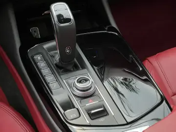 2022 Maserati Levante с пробегом 65 000 км