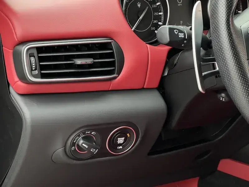 2022 Maserati Levante с пробегом 65 000 км