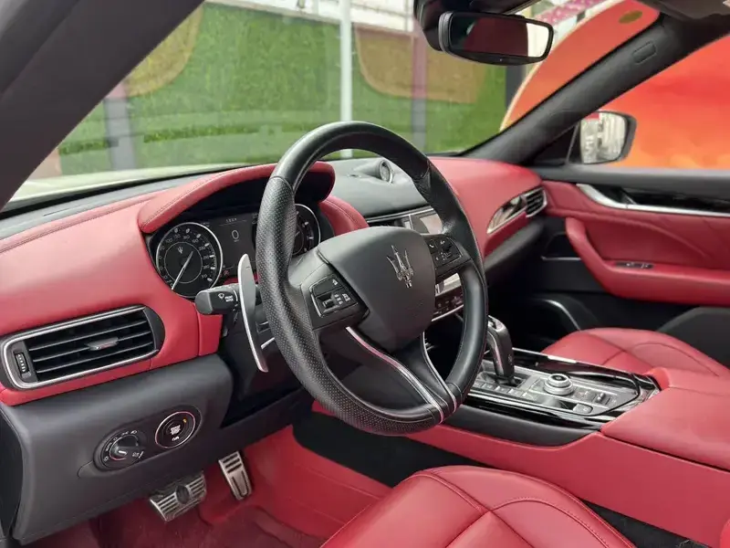 2022 Maserati Levante с пробегом 65 000 км