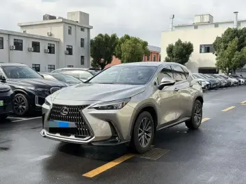 2022 Lexus NX с пробегом 27 000 км