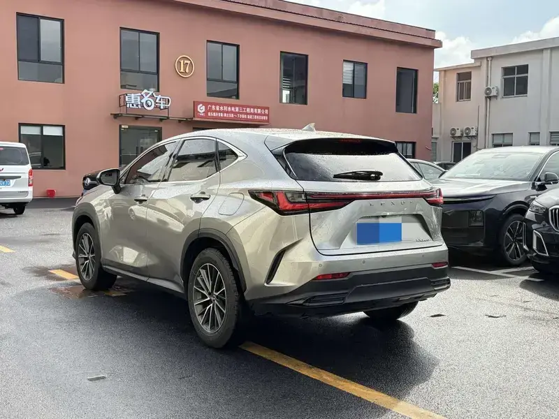 2022 Lexus NX с пробегом 27 000 км