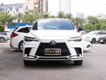 2025 Lexus RX с пробегом 16 000 км