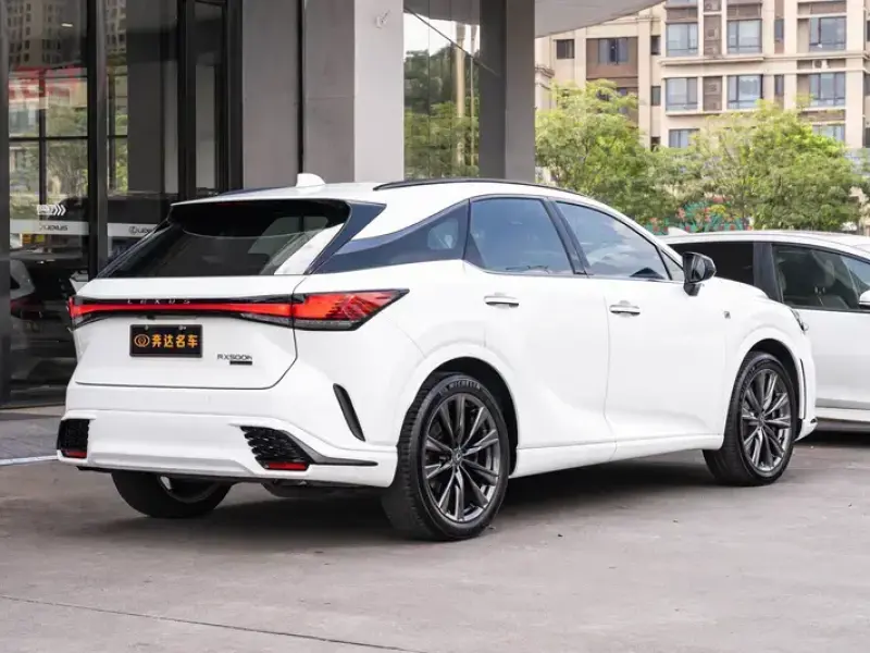 2025 Lexus RX с пробегом 16 000 км