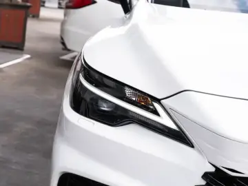 2025 Lexus RX с пробегом 16 000 км