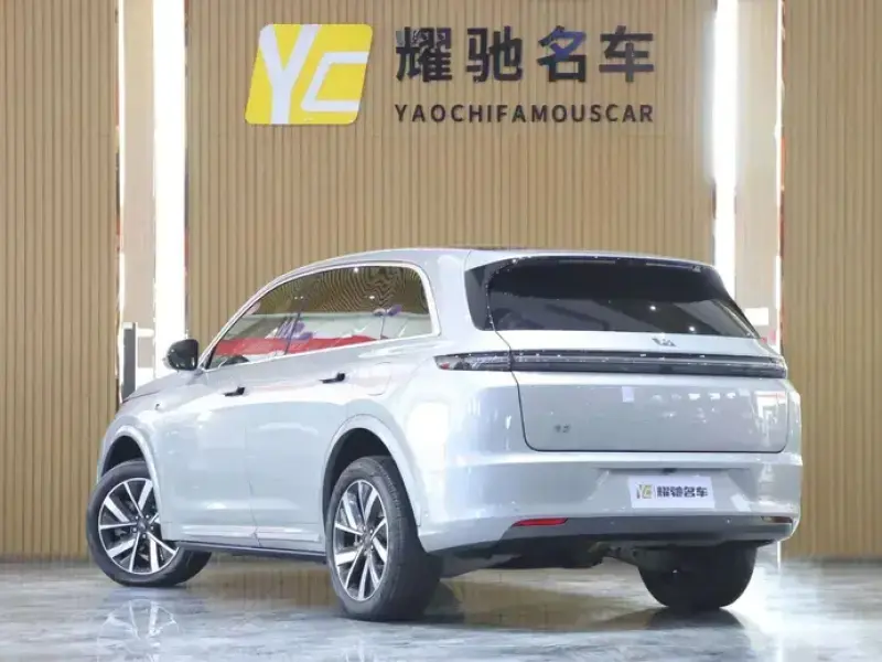 2024 Li Auto (Lixiang) L7 с пробегом 25 400 км