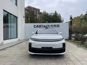 2025 Li Auto (Lixiang) L7 с пробегом 9 400 км