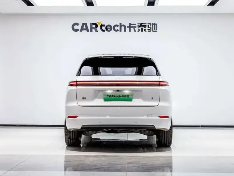 2025 Li Auto (Lixiang) L7 с пробегом 6 800 км